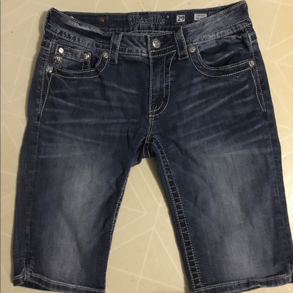 Denim miss Me Capri shorts